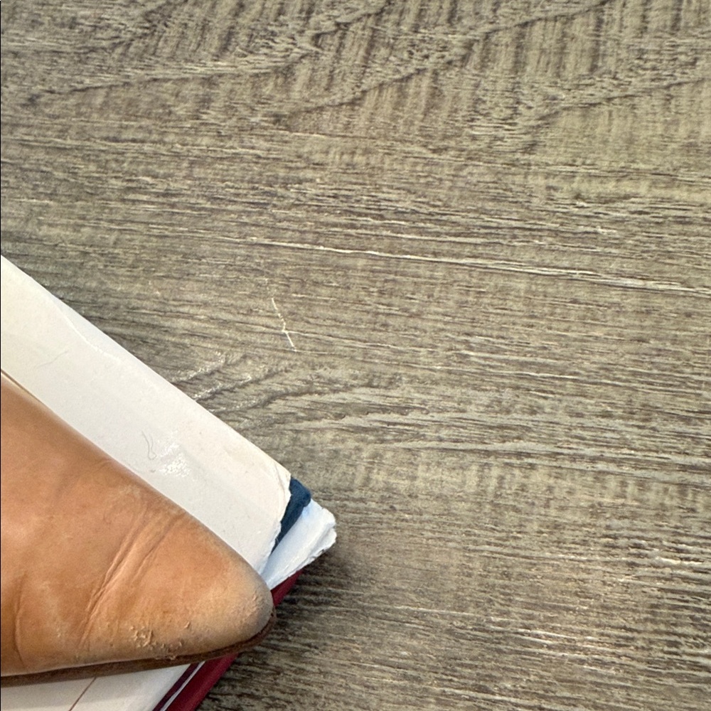 Gucci Tan Leather Pointed-Toe Pumps - Picture 9 of 9